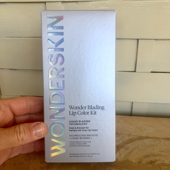 Wonderskin Lip Color Kit with Applicator (Shade Divine) - Picture 2 of 7